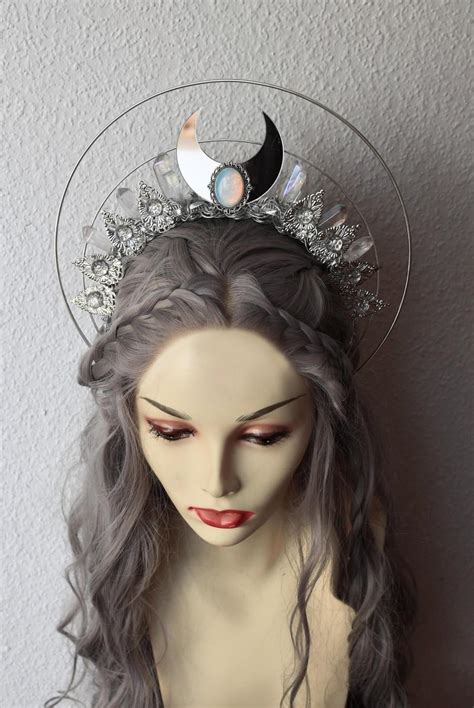 Immense witch headpiece
